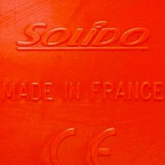 Vintage Coca-Cola Red and Black Metal 1936 Ford V8 in Case Made in France - Picture 14 of 15